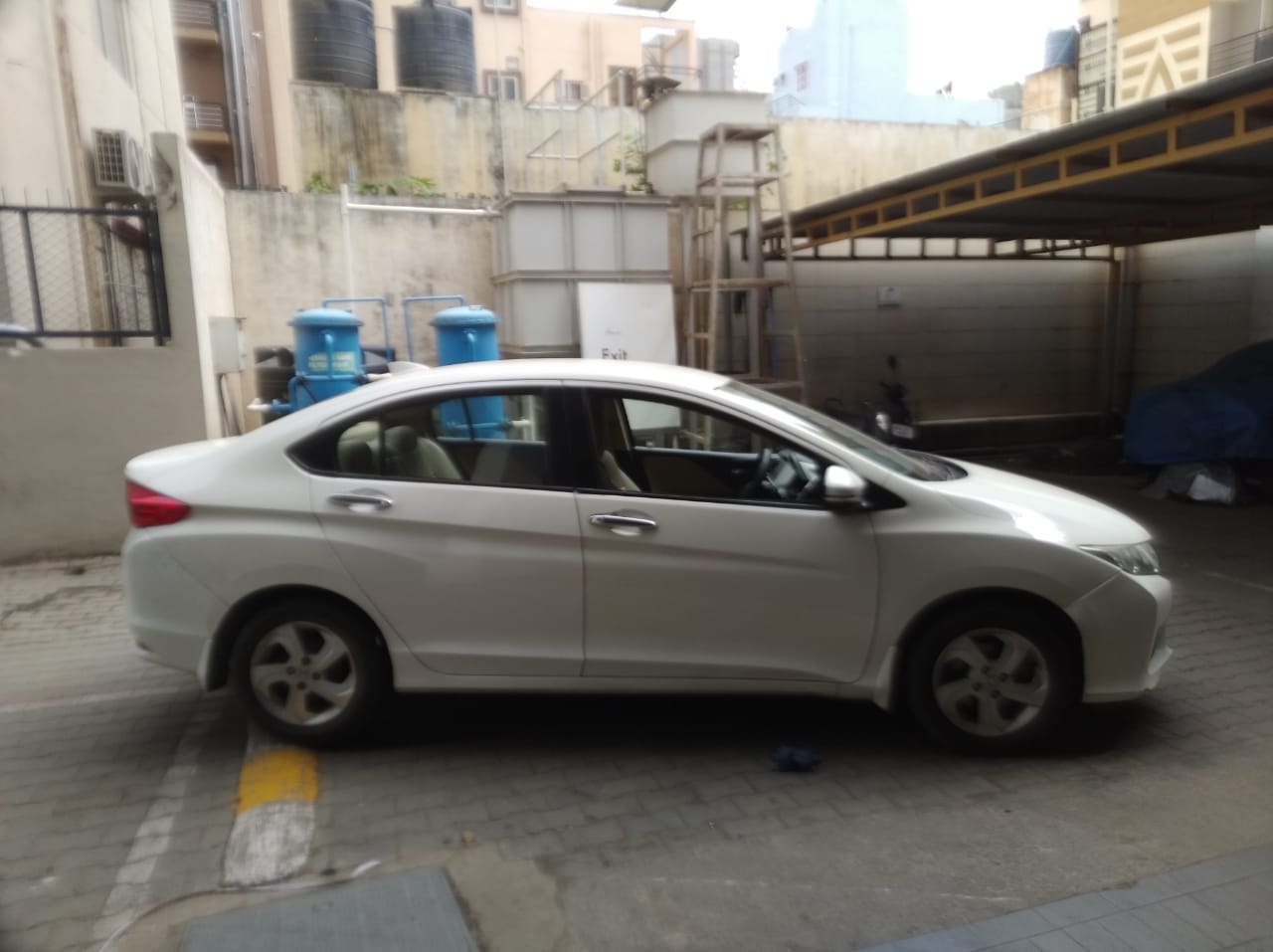 Honda City 5th Gen(2020-2023) V Petrol Bs-vi